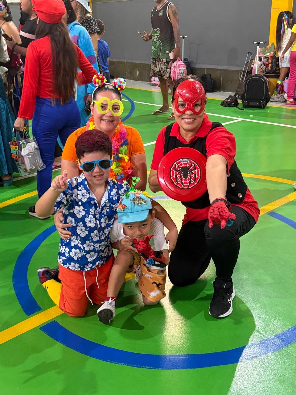 O Homem-Aranha chegou com a turma do Havaí